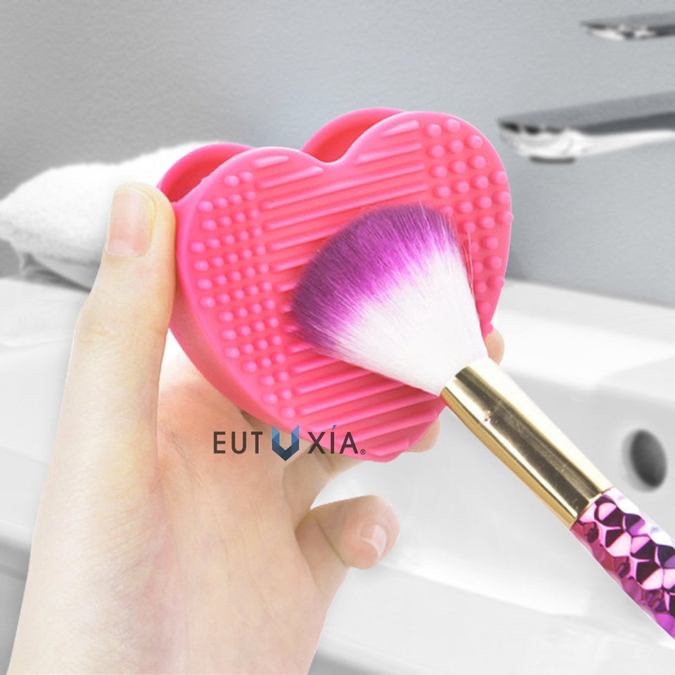 Eutuxia Makeup Brush Cleaner & Holder. Silicone Finger Glove. Portable Scrubber Tool for Cleaning Cosmetic Brushes & Beauty Blenders. Heart Scrubbing Board, Pad with Organizer. Small & Large Bundle.